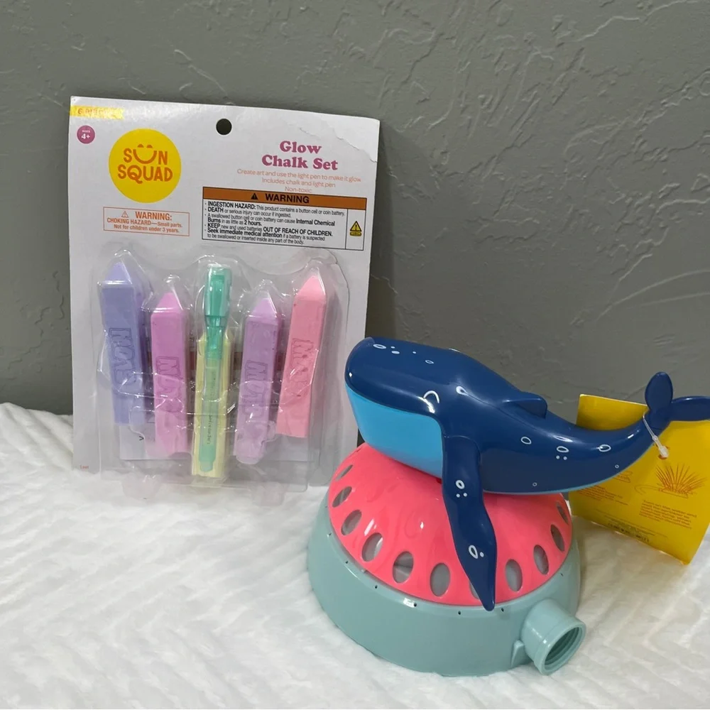 Whale Sprinkler and‎ Glow Chalk Set Summer Outdoor Toys kids kid child children